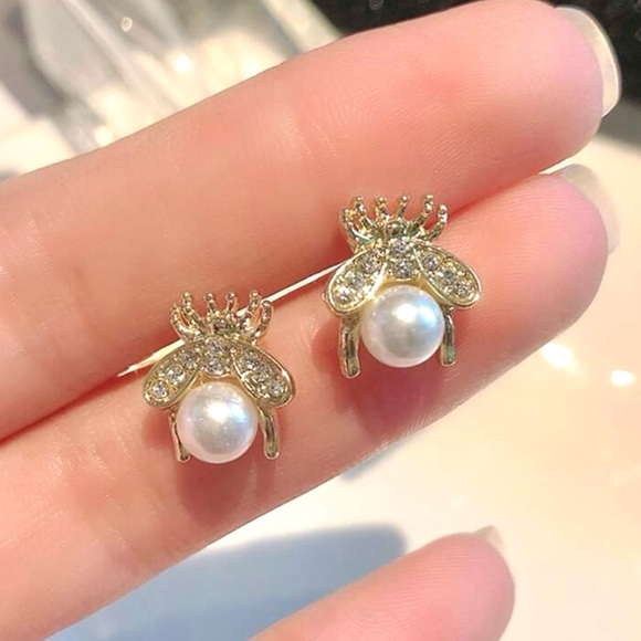 Pearl Beetle Earrings - Picture 2 of 5